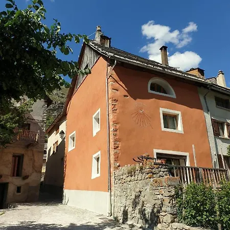 La Maison Basse Couette-café Saint-Dalmas-le-Selvage
